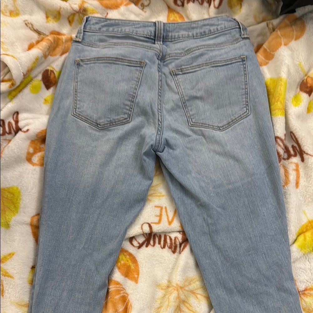 Universal Thread Blue Distressed Jeans - Picture 4 of 5